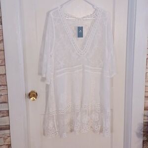 White Lace V-Neck Bathing Suit Cover Up New With Tags